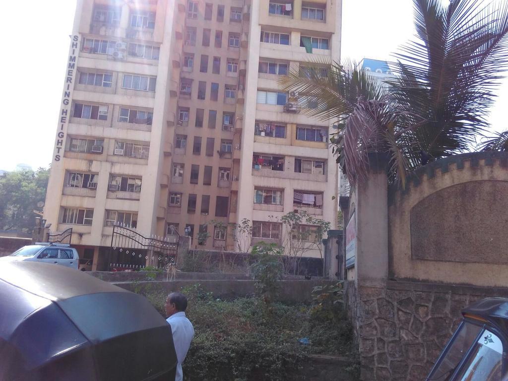 Oyo Apartments Powai Lake View Мумбаи Экстерьер фото